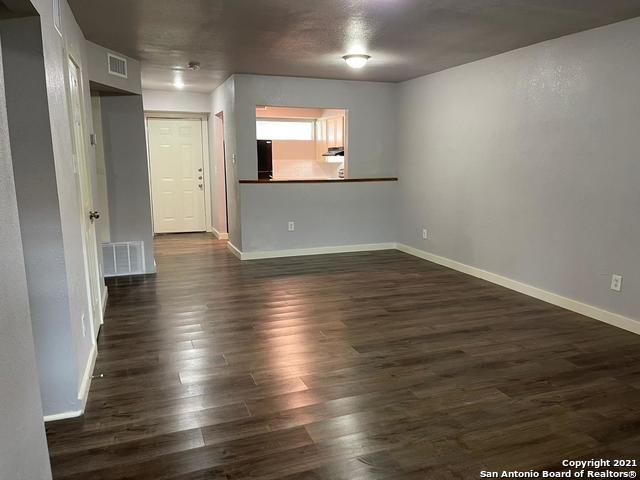 Listing photo id 6 for 520 Gentleman  8