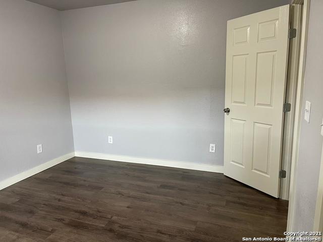 Listing photo id 7 for 520 Gentleman  8