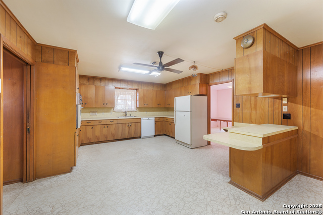 Image 12 of 32 For 550 Bus Loop 181 S