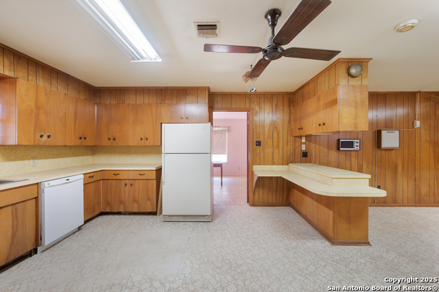 Image 13 of 32 For 550 Bus Loop 181 S