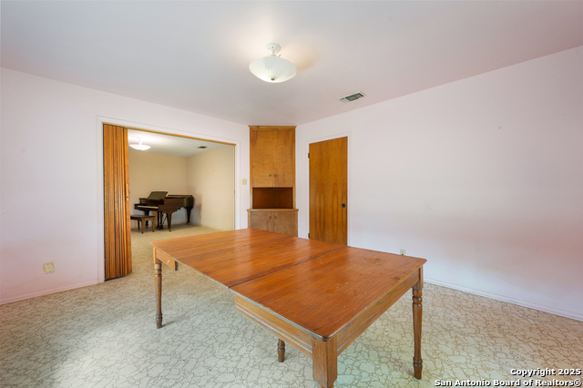 Image 15 of 32 For 550 Bus Loop 181 S