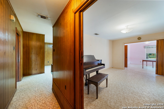 Image 16 of 32 For 550 Bus Loop 181 S