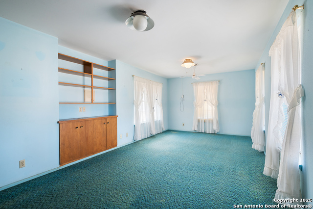 Image 6 of 32 For 550 Bus Loop 181 S