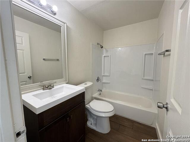Listing photo id 4 for 520 Gentleman 11