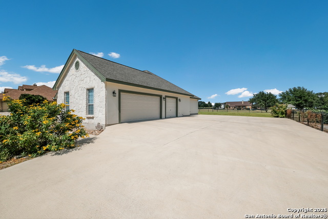 Listing photo id 1 for 1205 County Road 4516