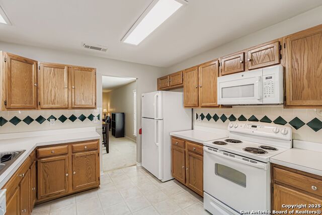 Image 22 of 50 For 1021 Silvertree Blvd