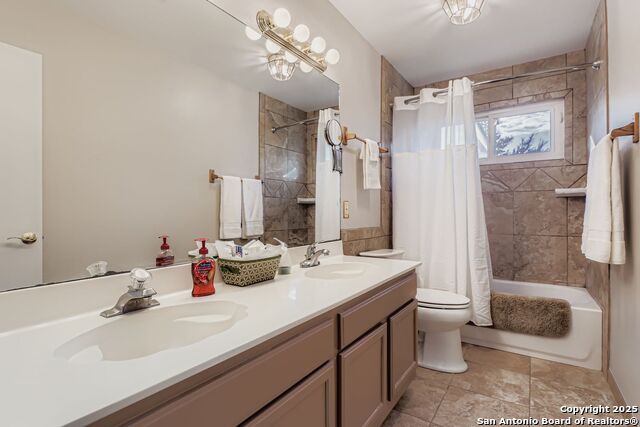 Image 32 of 50 For 1021 Silvertree Blvd