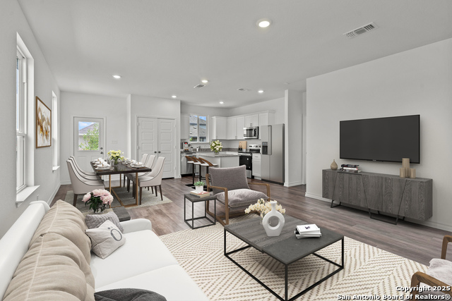 Image 2 of 6 For 409 Raven Row