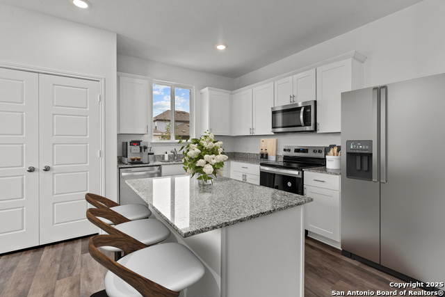 Image 4 of 6 For 409 Raven Row