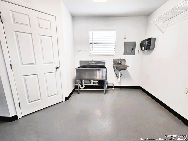 Listing photo id 9 for 9926 Fm 1283