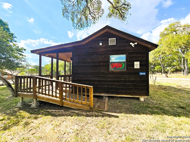 Listing photo id 12 for 9926 Fm 1283