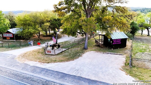 Listing photo id 14 for 9926 Fm 1283