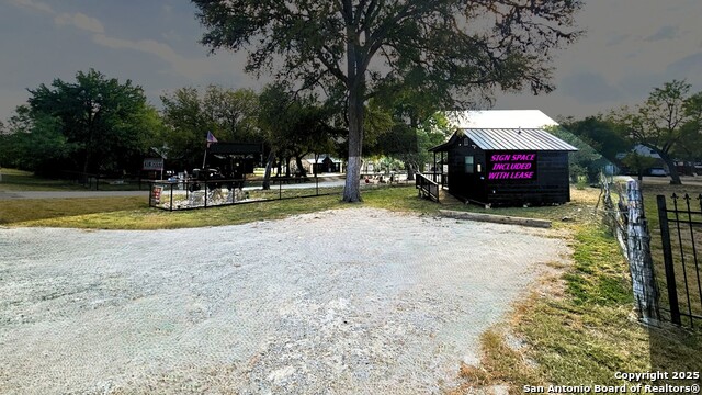 Listing photo id 5 for 9926 Fm 1283