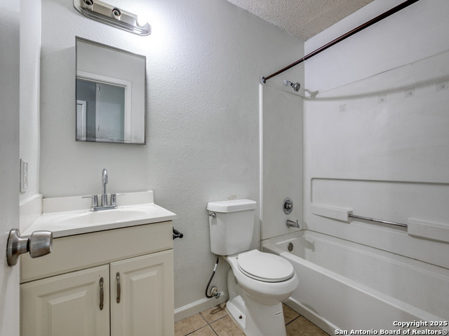 Image 10 of 12 For 7727 Chatsworth