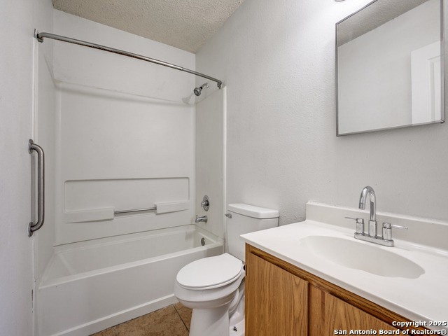 Image 7 of 12 For 7727 Chatsworth