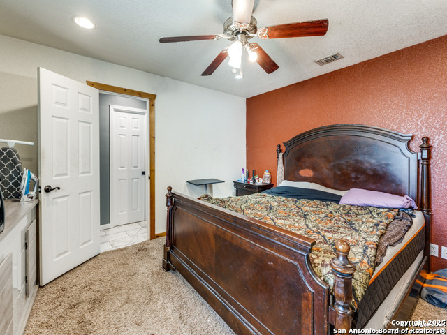 Listing photo id 8 for 320 Mally W