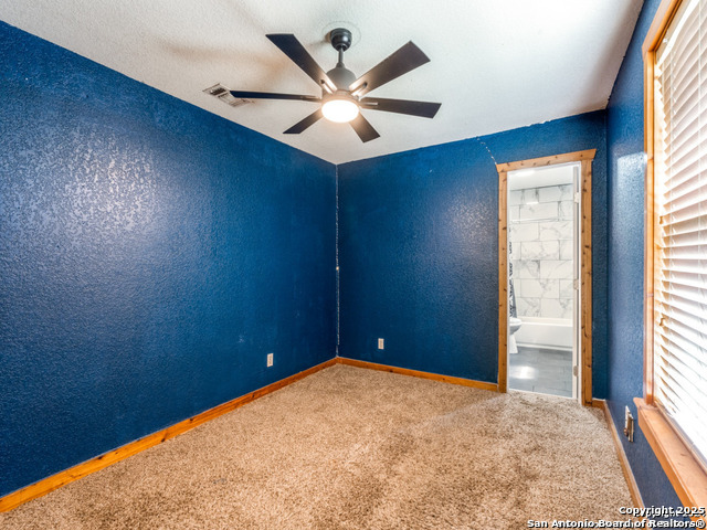 Listing photo id 10 for 320 Mally W