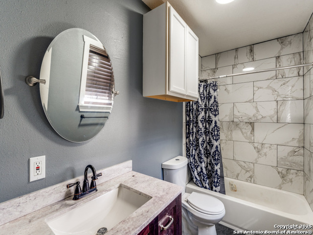 Listing photo id 12 for 320 Mally W