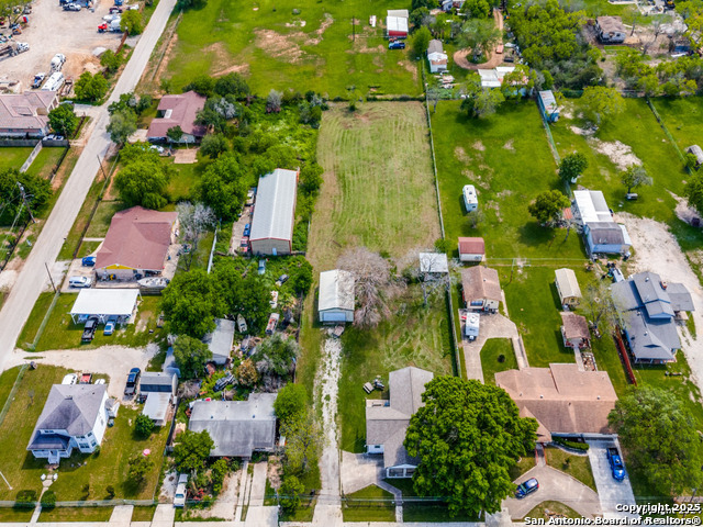 Listing photo id 18 for 320 Mally W