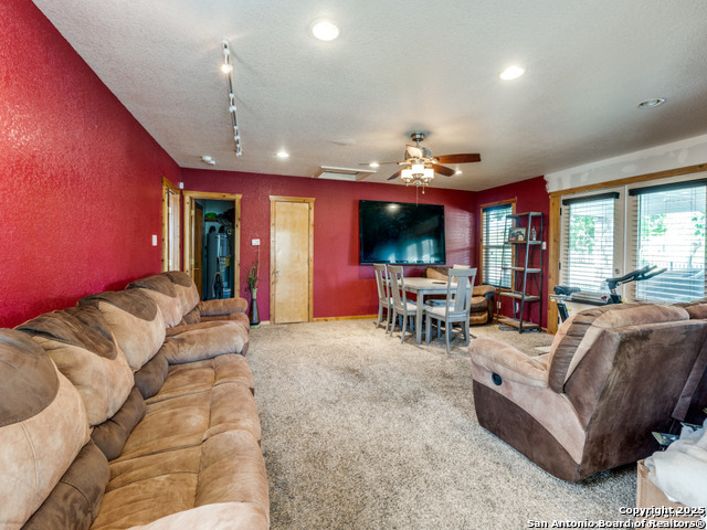 Listing photo id 6 for 320 Mally W