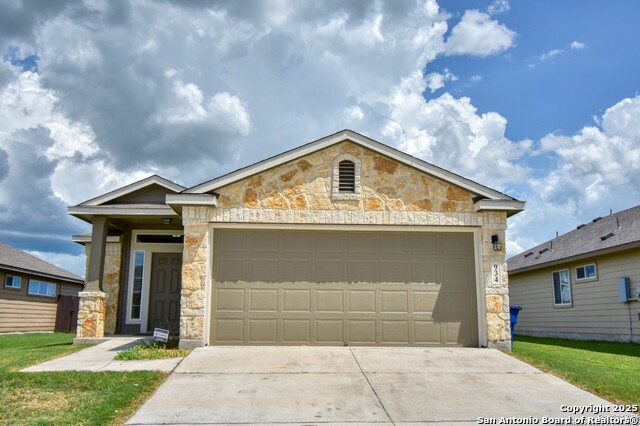 Image 2 of 16 For 934 Pumpkin Ridge