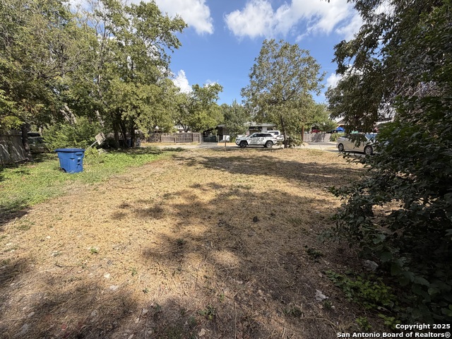Listing photo id 0 for 118 May