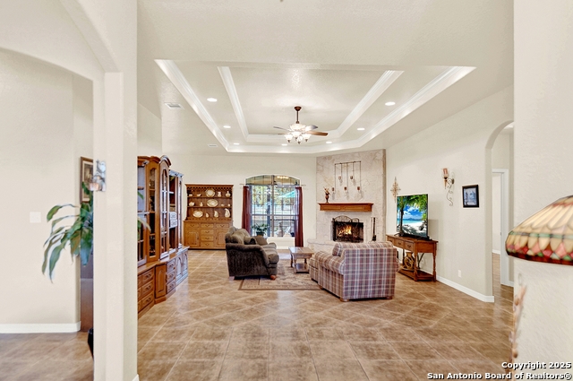 Listing photo id 9 for 383 Rosewood