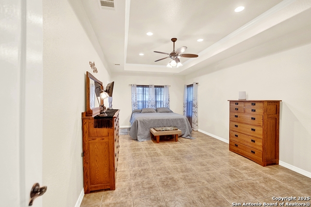 Listing photo id 22 for 383 Rosewood