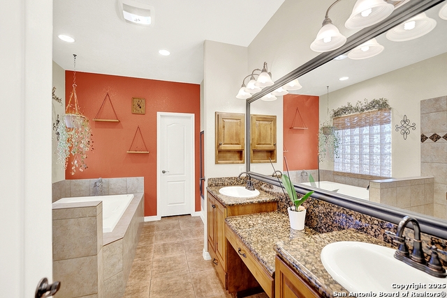 Listing photo id 24 for 383 Rosewood