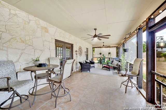 Listing photo id 32 for 383 Rosewood