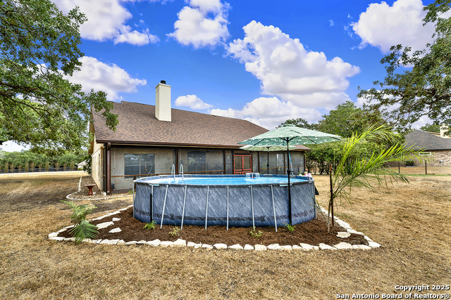Listing photo id 34 for 383 Rosewood
