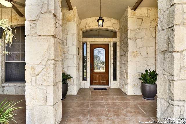 Listing photo id 7 for 383 Rosewood