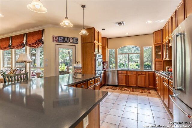 Image 12 of 35 For 18902 Windsor Wood