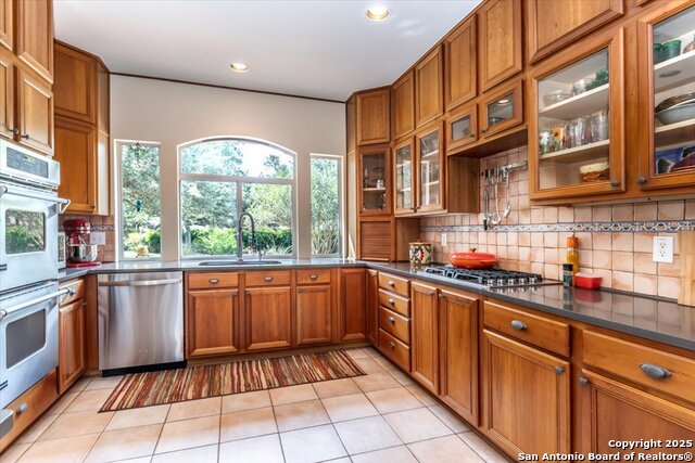 Image 13 of 35 For 18902 Windsor Wood