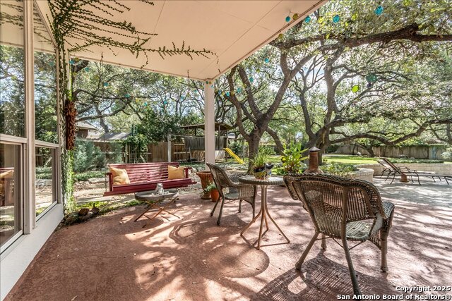 Image 27 of 35 For 18902 Windsor Wood