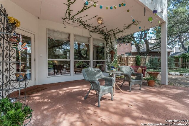 Image 28 of 35 For 18902 Windsor Wood