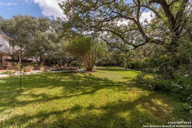 Image 32 of 35 For 18902 Windsor Wood