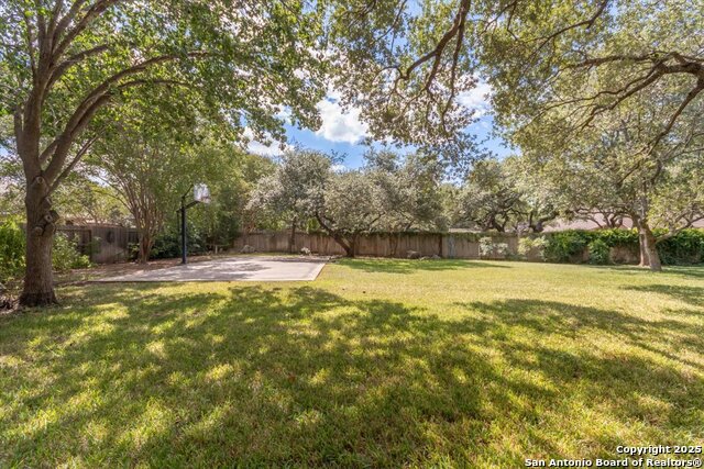 Image 35 of 35 For 18902 Windsor Wood