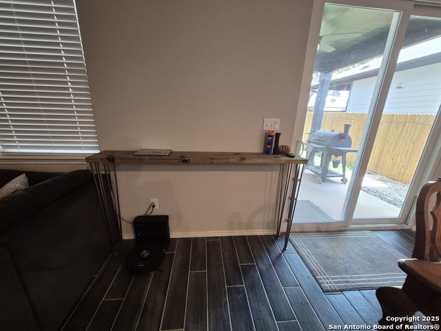 Listing photo id 11 for 163 Honey Oak Lane