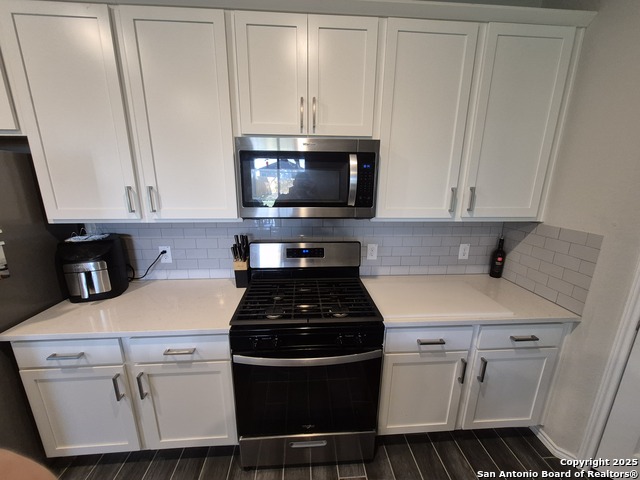 Listing photo id 12 for 163 Honey Oak Lane