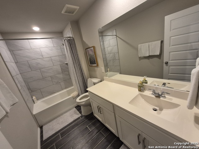 Listing photo id 29 for 163 Honey Oak Lane