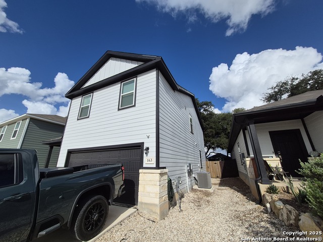 Listing photo id 2 for 163 Honey Oak Lane