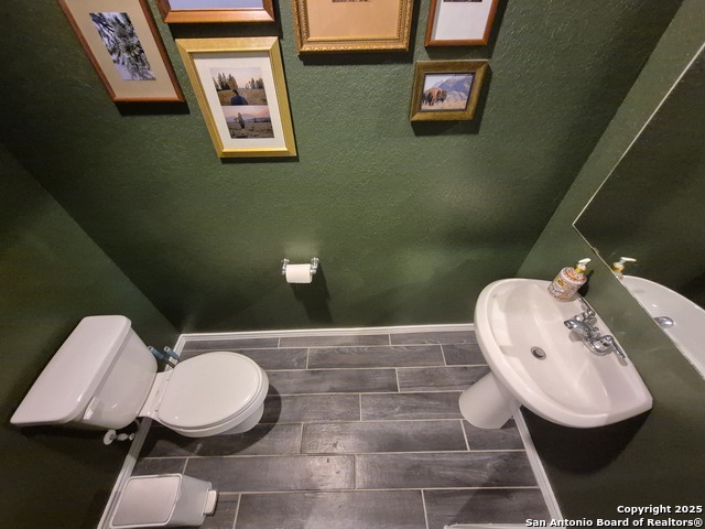 Listing photo id 7 for 163 Honey Oak Lane