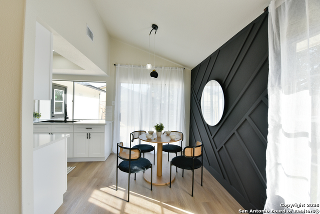 Listing photo id 16 for 1010 Mercer  