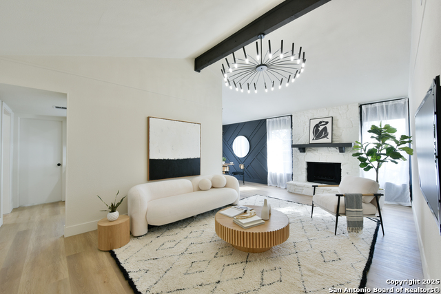 Listing photo id 22 for 1010 Mercer  