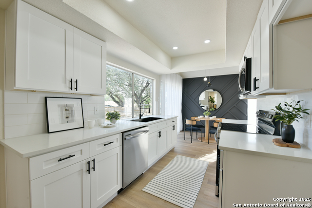 Listing photo id 4 for 1010 Mercer  