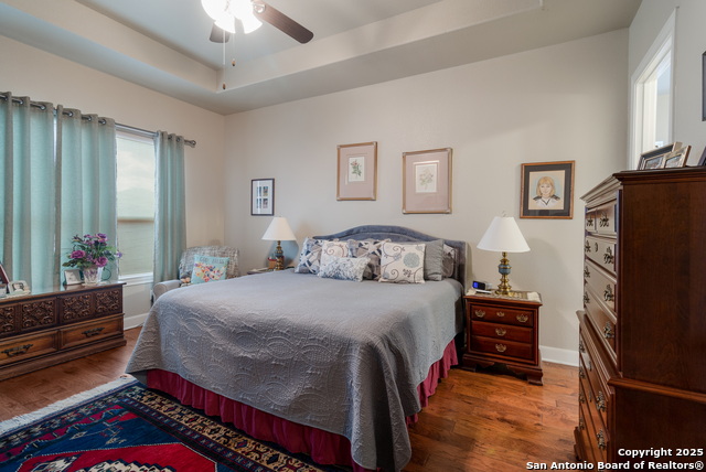 Listing photo id 10 for 556 Shayla