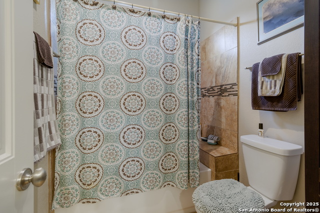 Listing photo id 18 for 556 Shayla