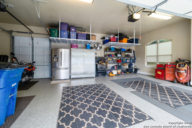 Listing photo id 23 for 556 Shayla