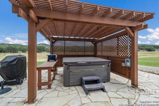 Listing photo id 27 for 556 Shayla